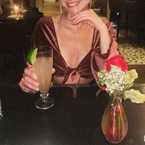 Velvet long sleeve crop